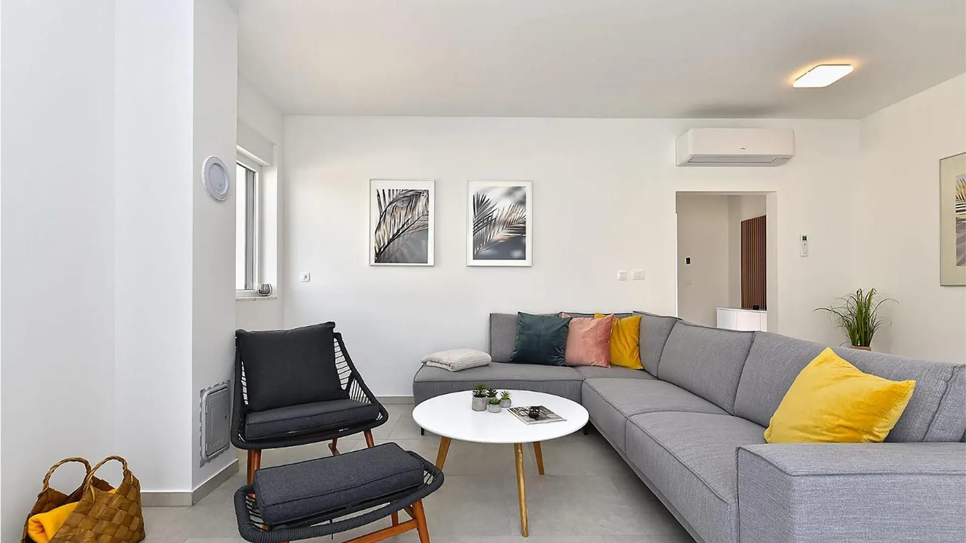 Beautiful Home In Peroj With Wifi Сasa de vacaciones