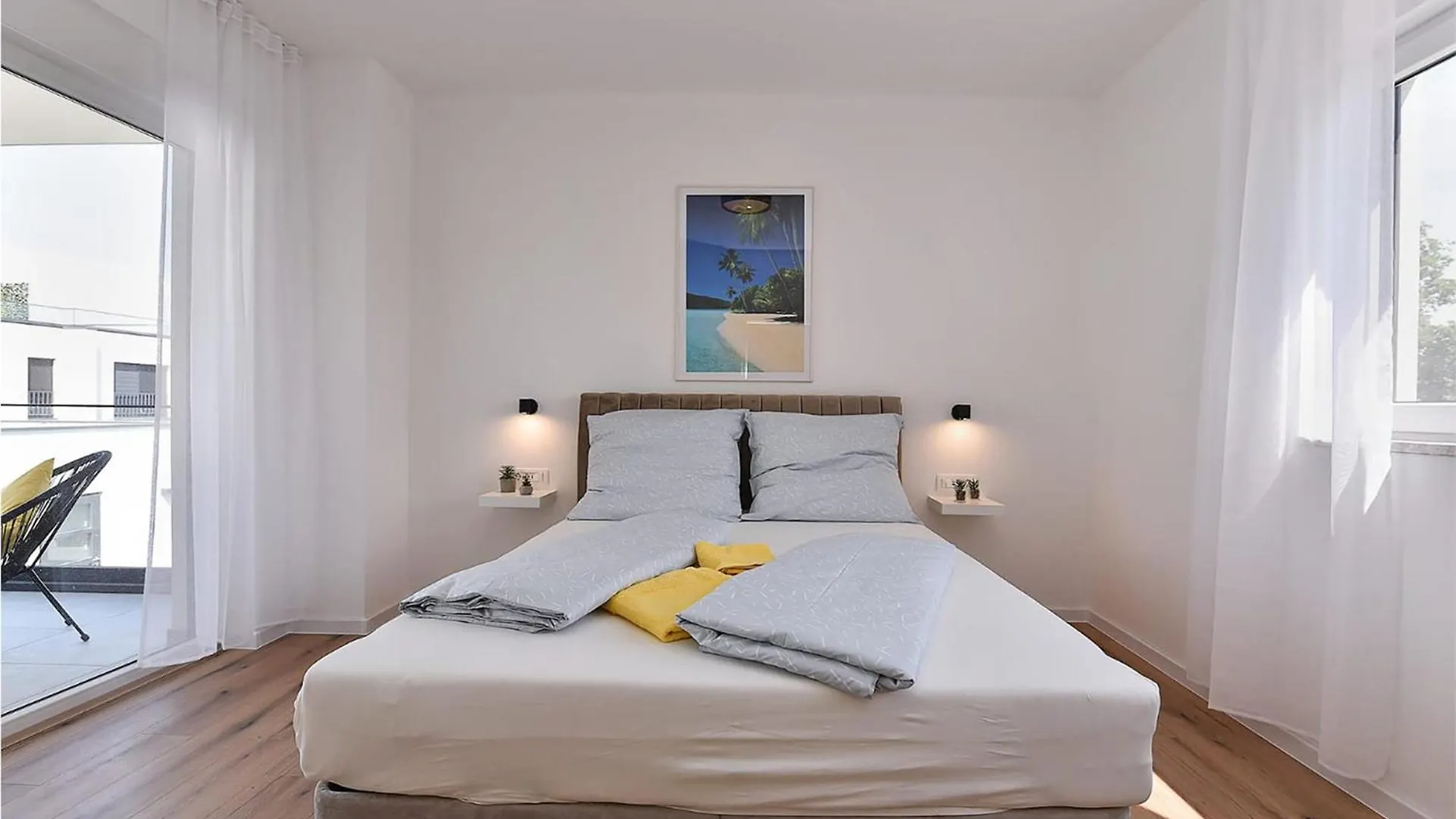 Beautiful Home In Peroj With Wifi